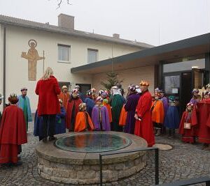 Sternsingen 2023 / Heine-Klug Maria Sternsingen 2023