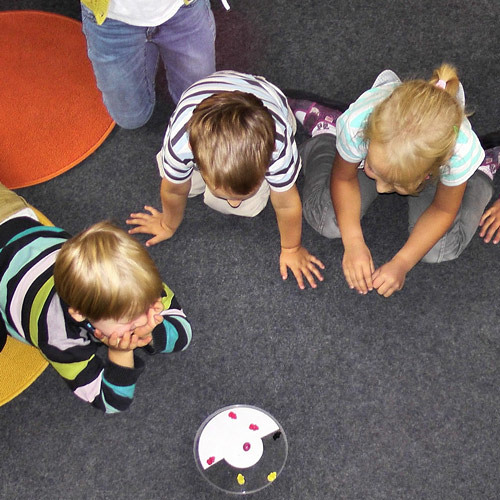 spielende Kinder