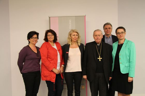 V. l.: Bettina Stadlbauer, Christine Lengauer, Silvia Weber, Bischof Dr. Ludwig Schwarz, Mag.a Dorothea Dorfbauer und Christian Winkler.