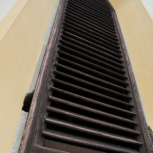 Glockenfenster aus dem Jahr 1977 von Erwin Kremsleitner