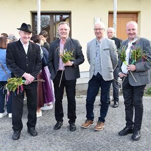 Palmweihe vor dem Pfarrheim